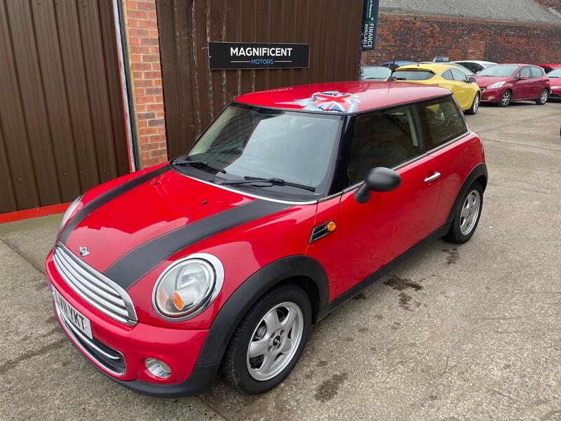 View MINI HATCH 1.6 One Hatch