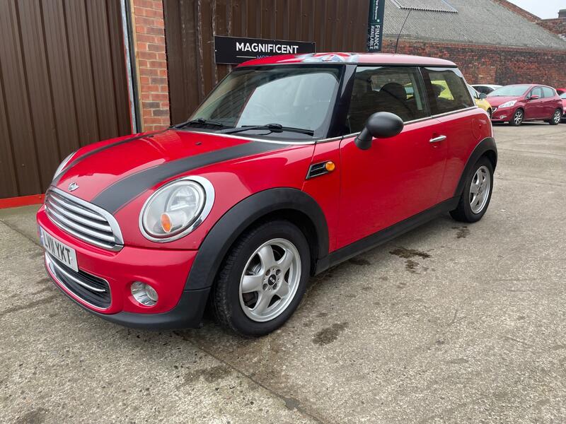 View MINI HATCH 1.6 One Hatch