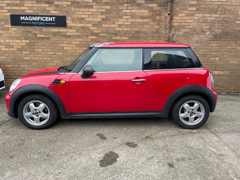 View MINI HATCH 1.6 One Hatch