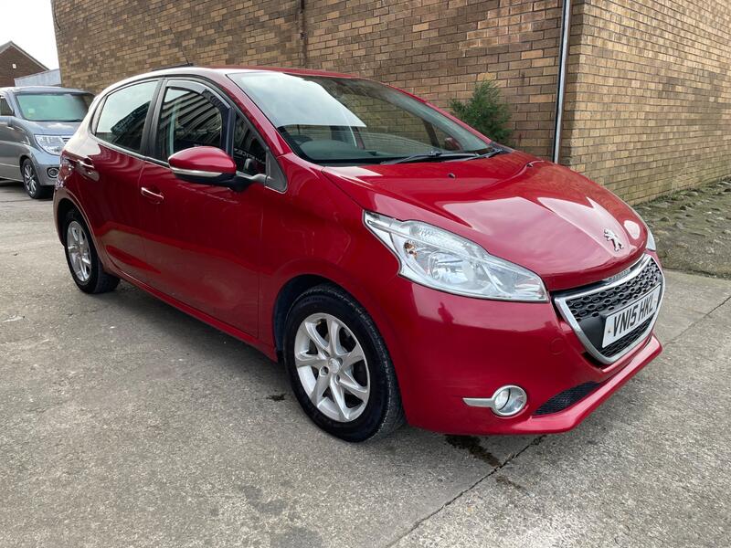 View PEUGEOT 208 1.4 e-HDi Active