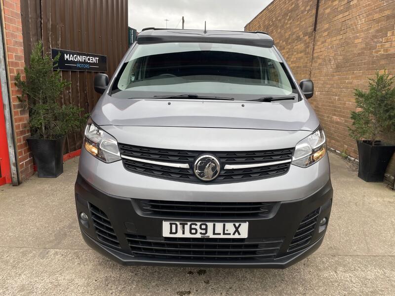 View VAUXHALL VIVARO 2.0 Turbo D 3100 Dynamic