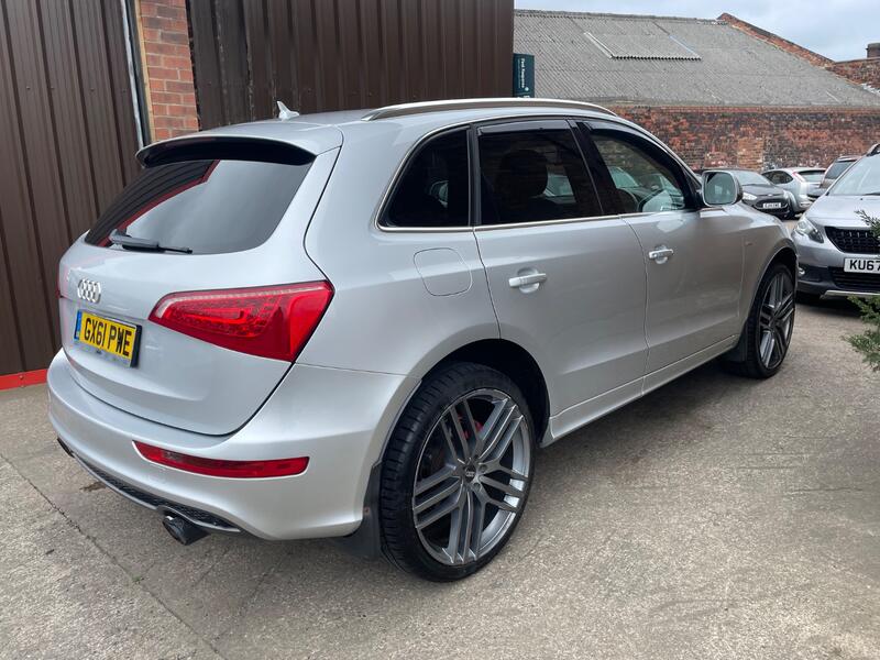 View AUDI Q5 3.0 TDI V6 S line Special Edition