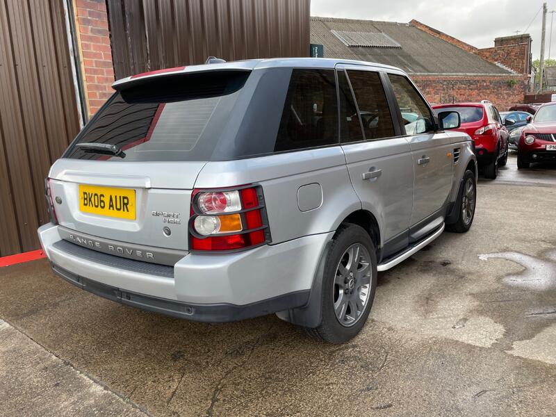 View LAND ROVER RANGE ROVER SPORT 2.7 TD V6 HSE